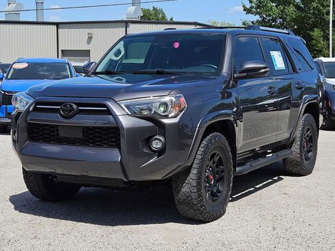 Used 2023 Toyota 4Runner SR5 Premium w/ Moonroof Package AWD/4WD image 10