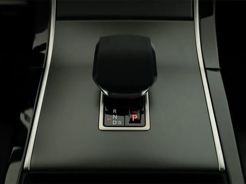 New 2024 Land Rover Range Rover Evoque Dynamic SE image 15