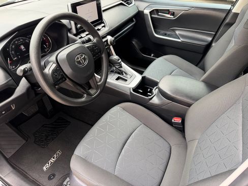 Used 2025 Toyota RAV4 XLE FWD image 10