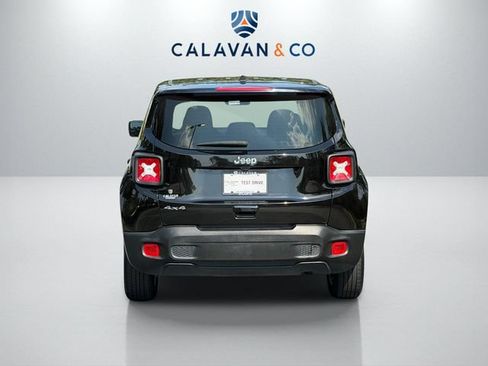 Used 2023 Jeep Renegade Latitude AWD/4WD image 6