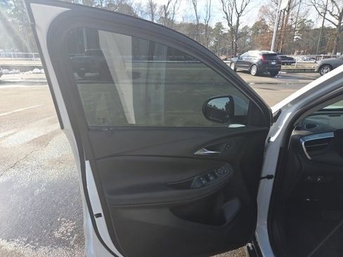 Used 2025 Buick Encore GX Sport Touring w/ Experience Buick Package image 9
