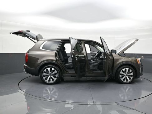 Used 2021 Kia Telluride EX w/ EX Premium Package FWD image 30