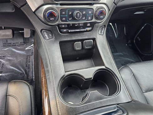 Used 2018 Chevrolet Suburban LT image 29