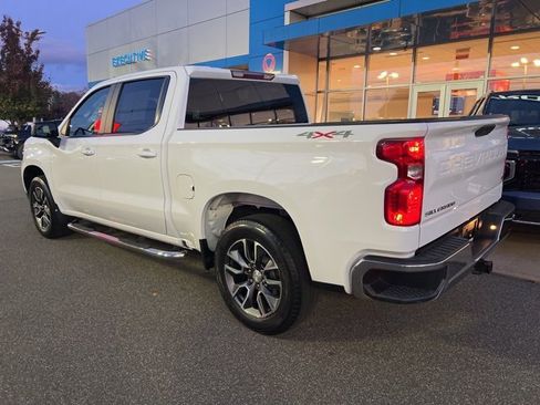 Used 2022 Chevrolet Silverado 1500 LT image 4