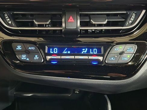 Used 2021 Toyota C-HR XLE image 37