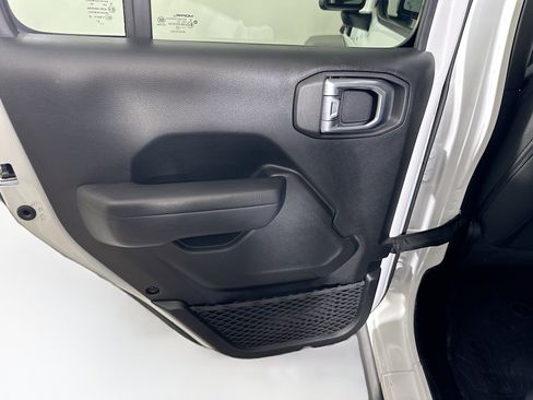 Used 2023 Jeep Wrangler Unlimited AWD/4WD image 24