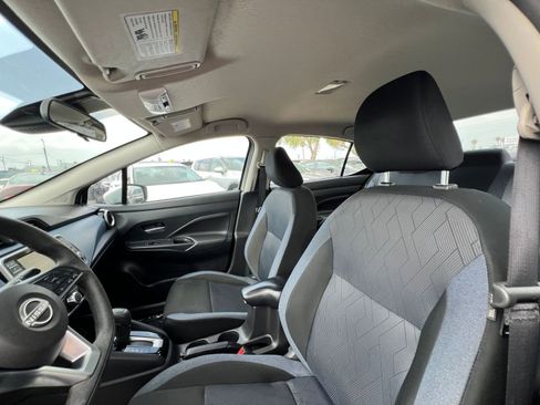 Used 2025 Nissan Versa SV FWD image 32