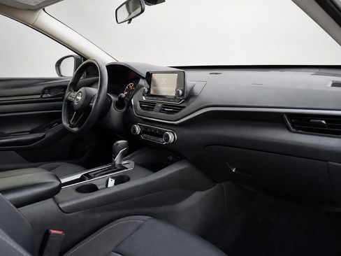 Used 2024 Nissan Altima 2.5 S FWD image 22