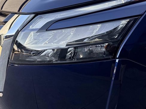 New 2025 Nissan Pathfinder SV image 9