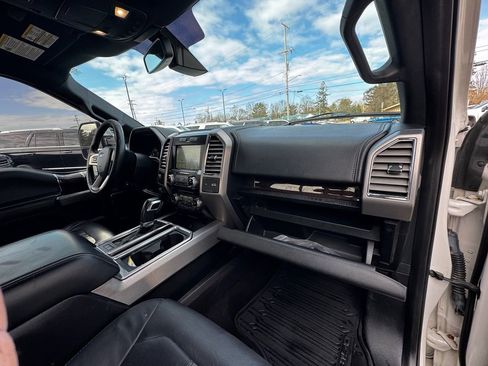 Used 2016 Ford F150 Platinum w/ Technology Package image 30