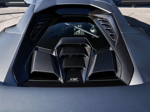 Used 2023 Lamborghini Huracan Tecnica image 18