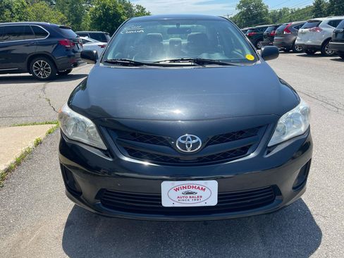 Used 2011 Toyota Corolla LE FWD image 2