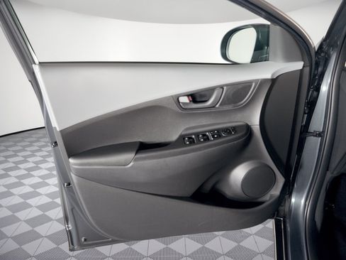 Used 2019 Hyundai Kona SE FWD image 14
