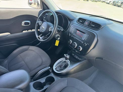 Used 2016 Kia Soul FWD image 13