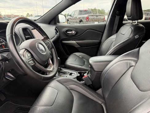 Used 2021 Jeep Cherokee Latitude Lux 80th Anniv w/ Quick Order Package 26U 80TH image 8