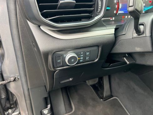 Certified 2022 Ford Explorer XLT w/ Equipment Group 202A image 12