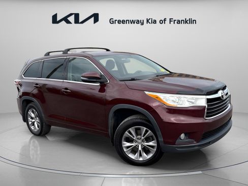 Used 2014 Toyota Highlander LE image 1