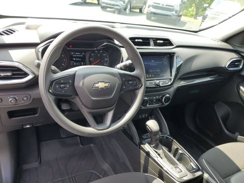 Used 2023 Chevrolet TrailBlazer LT w/ Convenience Package AWD/4WD image 7