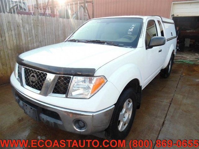 Used 2005 Nissan Frontier SE w/ (P01) Power Pkg AWD/4WD image 2