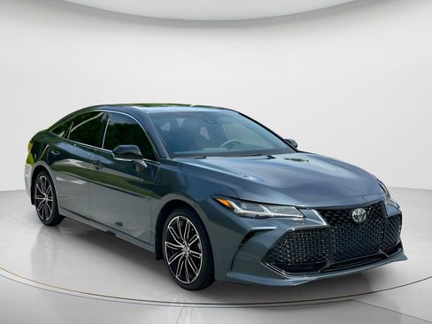 Used 2021 Toyota Avalon Touring image 3