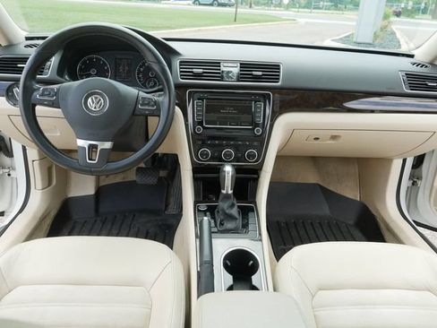 Used 2014 Volkswagen Passat 1.8T SEL Premium FWD image 22