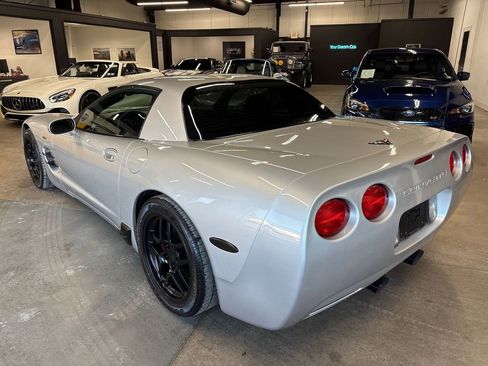 Used 2002 Chevrolet Corvette Z06 w/ Memory Pkg image 8