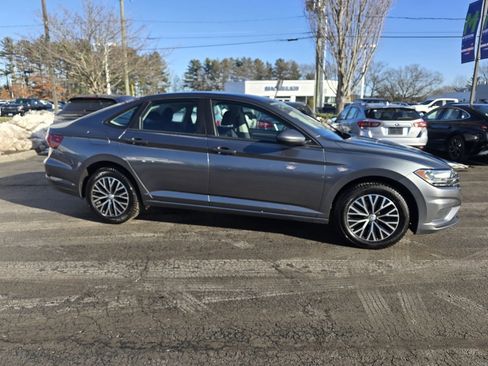 Used 2020 Volkswagen Jetta SE image 9