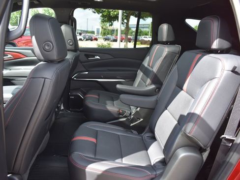 New 2026 Chevrolet Traverse RS w/ LPO, Floor Liner Package FWD image 16