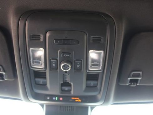 Used 2023 Chevrolet Tahoe Premier AWD/4WD image 30