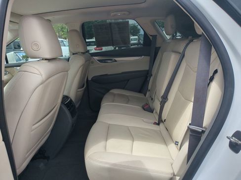 Used 2019 Cadillac XT5 Premium Luxury FWD image 16