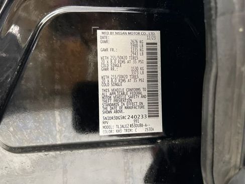 Used 2024 Nissan Pathfinder Platinum w/ Cargo Package image 27