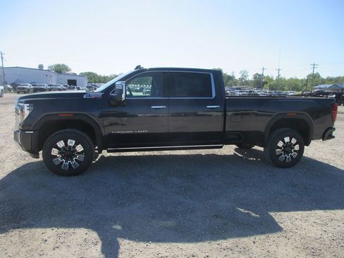 New 2026 GMC Sierra 3500 Denali w/ Denali Reserve Package AWD/4WD image 10