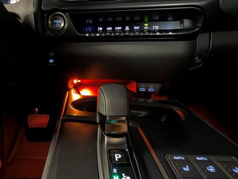 New 2026 Lexus UX 300h AWD image 25