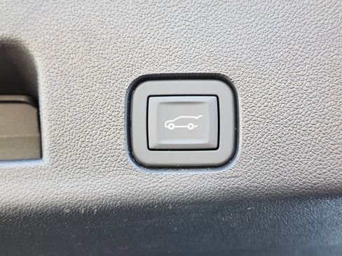 New 2026 Chevrolet Traverse RS w/ LPO, Floor Liner Package image 32