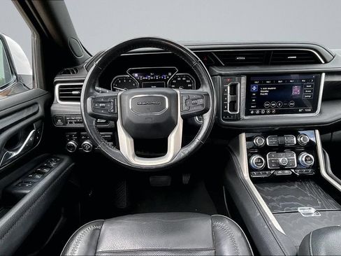 Used 2021 GMC Yukon Denali w/ Denali Premium Package AWD/4WD image 5