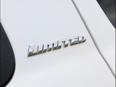 Used 2008 Toyota Sequoia Limited AWD/4WD image 9