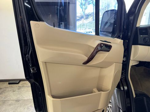 Used 2013 Mercedes-Benz Sprinter 2500 image 8