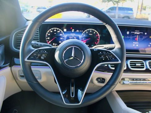 Certified 2025 Mercedes-Benz GLE 450 4MATIC image 16