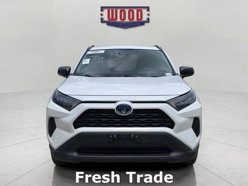 Used 2021 Toyota RAV4 LE AWD/4WD image 2