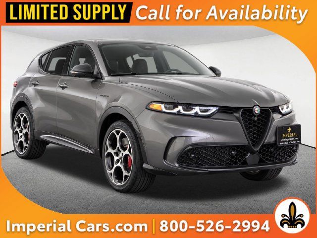 Used 2024 Alfa Romeo Tonale Veloce w/ Active Assist Package AWD/4WD image 1