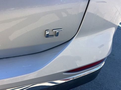 Used 2018 Chevrolet Equinox LT image 8