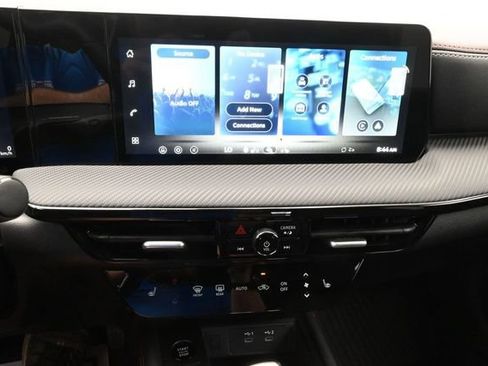 Used 2026 Nissan Kicks SR w/ SR Premium Package FWD image 41