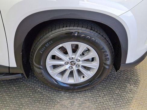 Certified 2024 Toyota Grand Highlander XLE image 27