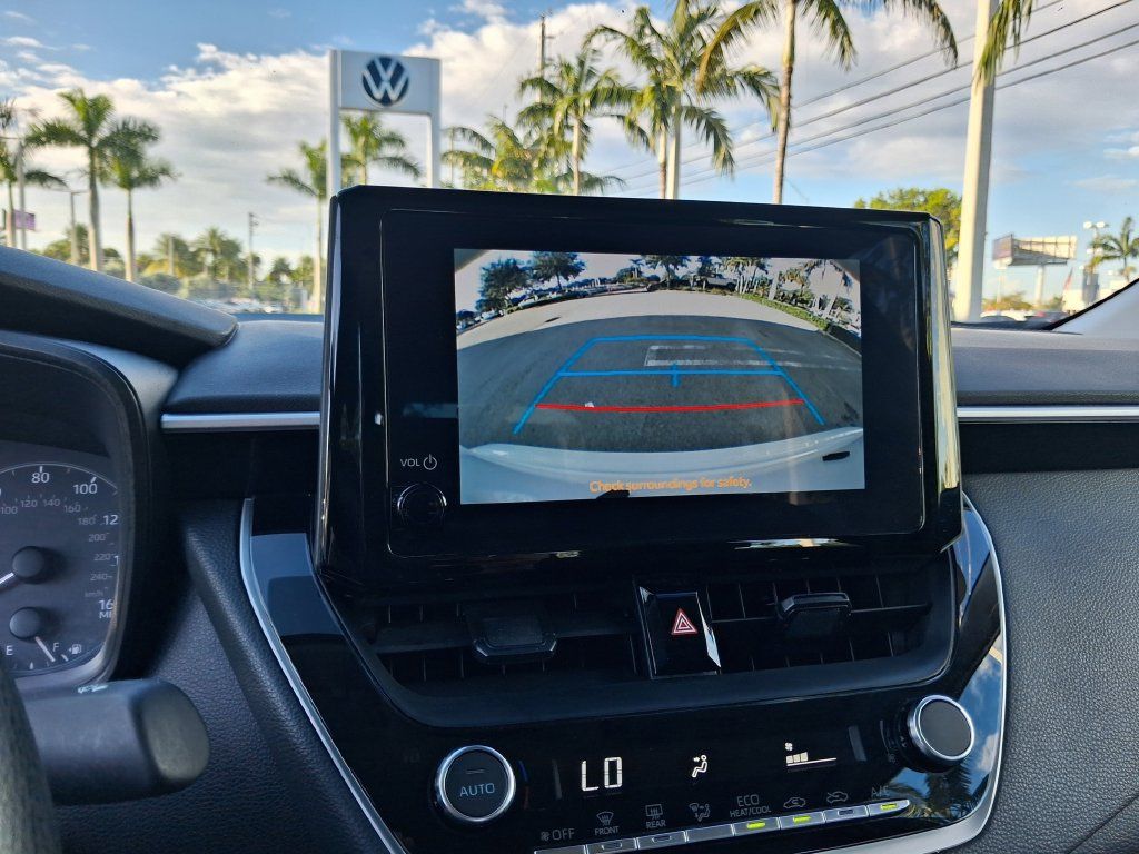 Used 2025 Toyota Corolla LE FWD image 22
