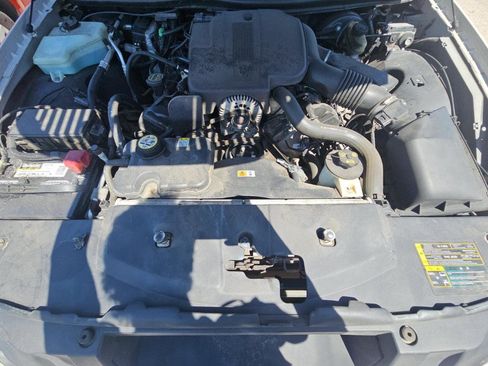 Used 2004 Lincoln Town Car Signature RWD image 17