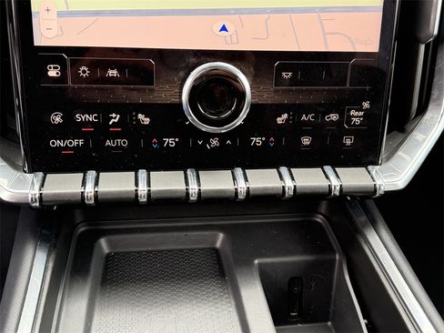 Used 2025 GMC Acadia Elevation image 30