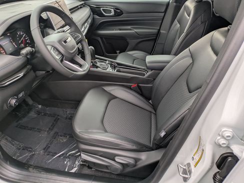 New 2026 Jeep Compass Latitude image 12