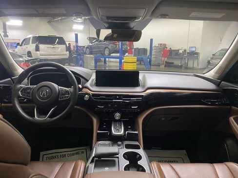 Used 2023 Acura MDX SH-AWD w/ Technology Package image 8