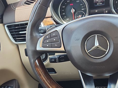 Used 2017 Mercedes-Benz GLS 550 4MATIC image 15