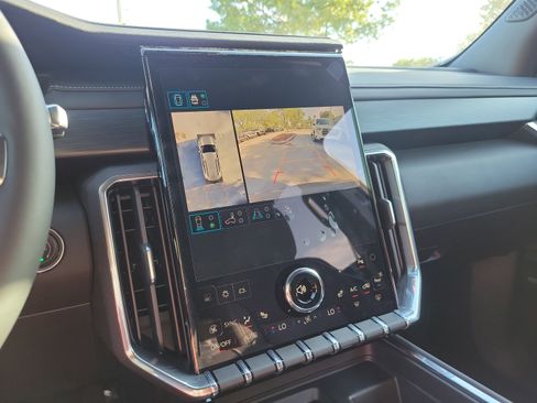 New 2025 GMC Acadia Elevation image 13